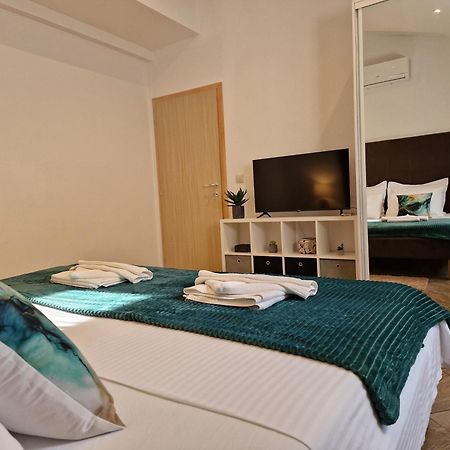 Kaštel Štafilić Holiday Home Near Trogir מראה חיצוני תמונה