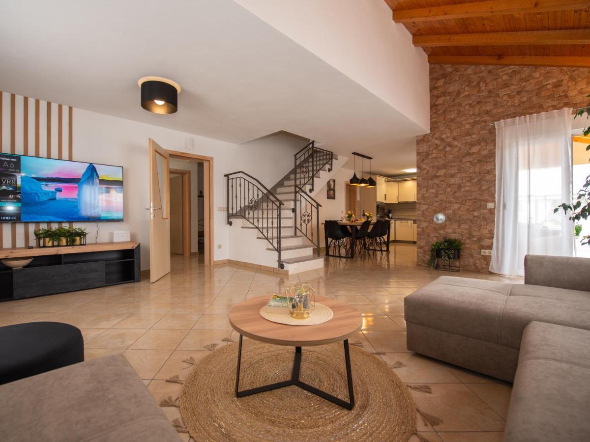 Kaštel Štafilić Holiday Home Near Trogir מראה חיצוני תמונה