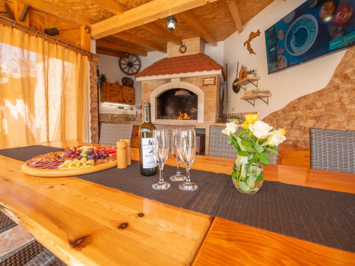Kaštel Štafilić Holiday Home Near Trogir מראה חיצוני תמונה