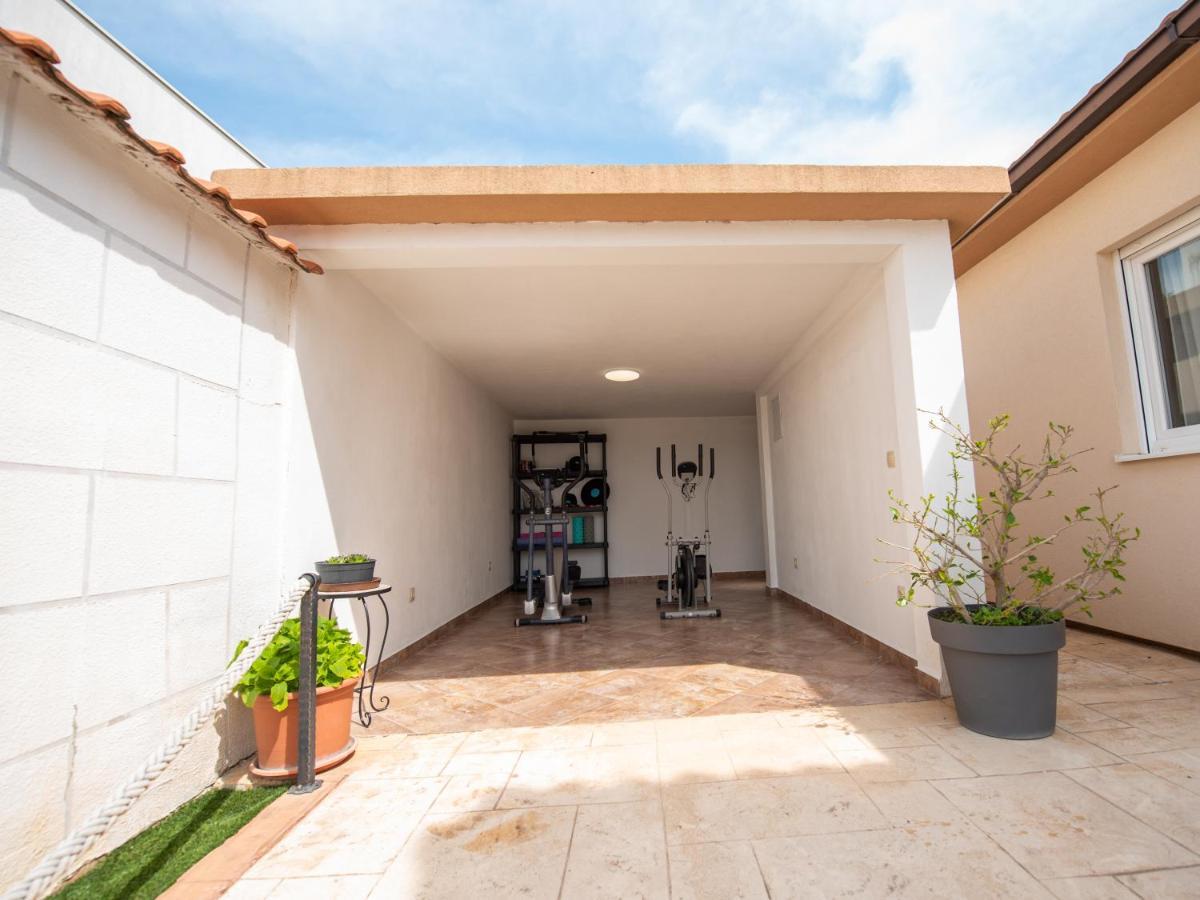 Kaštel Štafilić Holiday Home Near Trogir מראה חיצוני תמונה