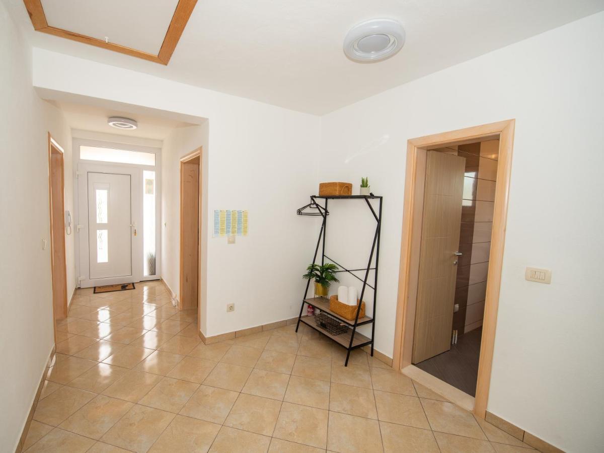 Kaštel Štafilić Holiday Home Near Trogir מראה חיצוני תמונה