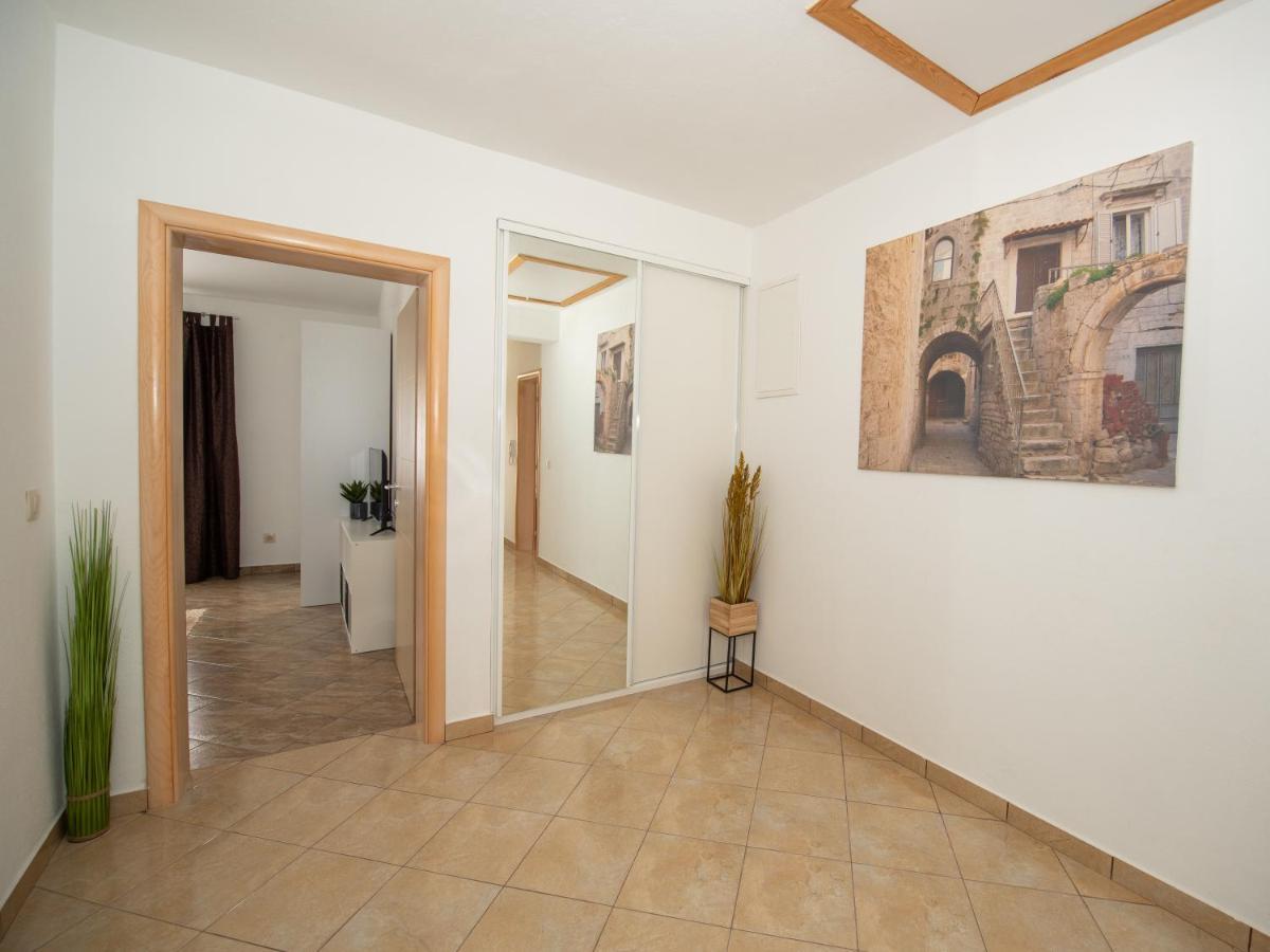 Kaštel Štafilić Holiday Home Near Trogir מראה חיצוני תמונה