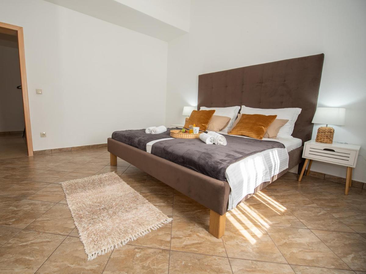 Kaštel Štafilić Holiday Home Near Trogir מראה חיצוני תמונה