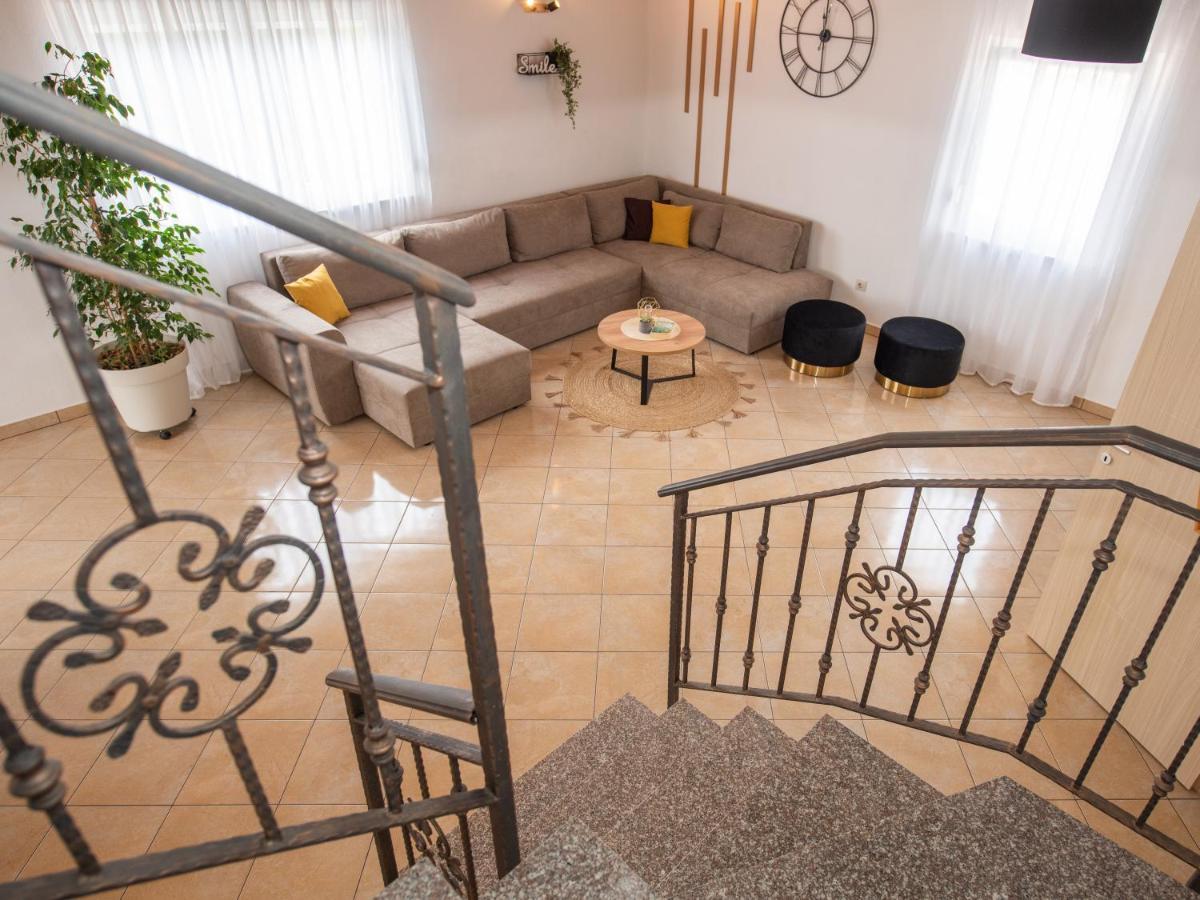 Kaštel Štafilić Holiday Home Near Trogir מראה חיצוני תמונה