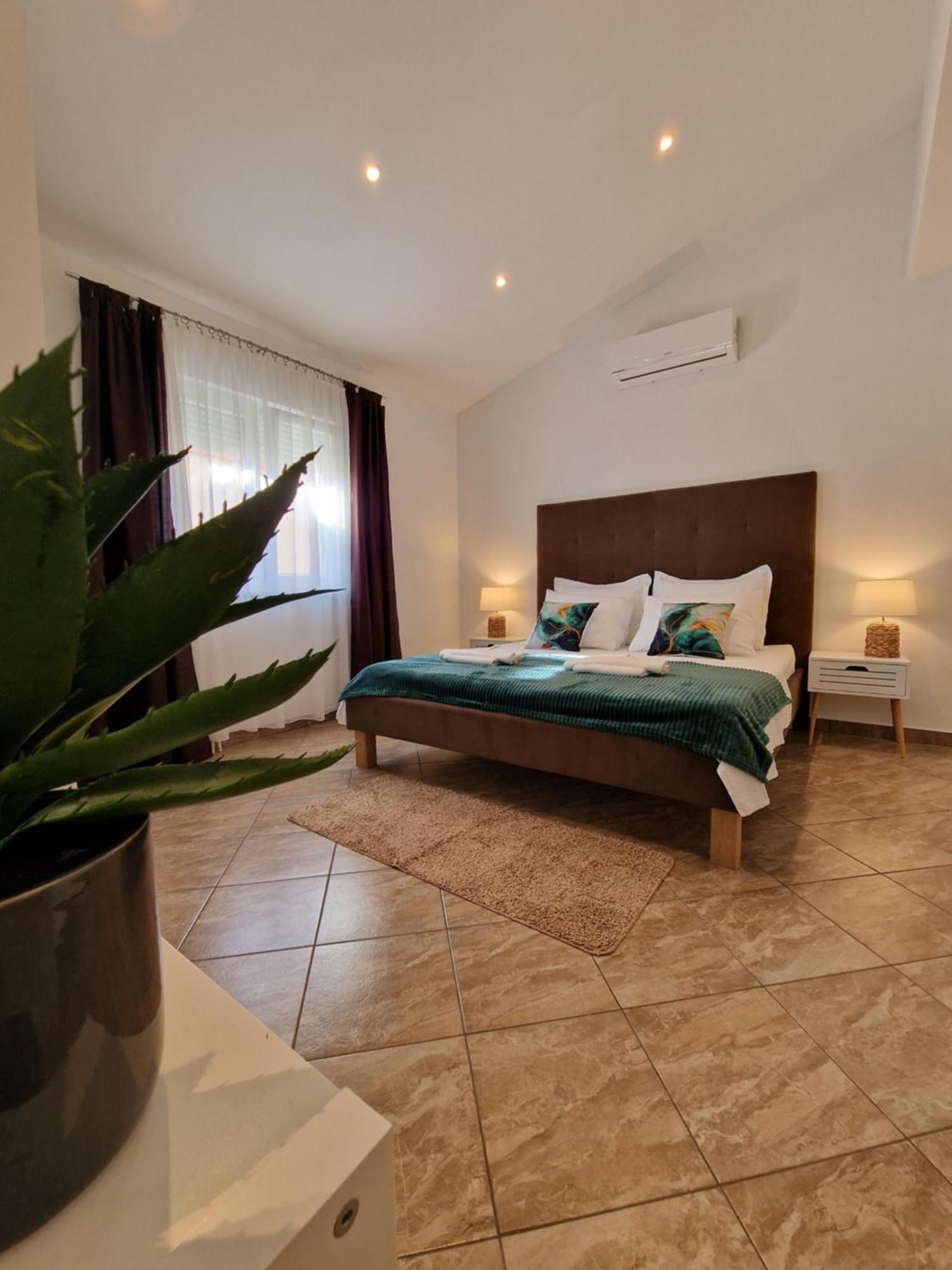 Kaštel Štafilić Holiday Home Near Trogir מראה חיצוני תמונה