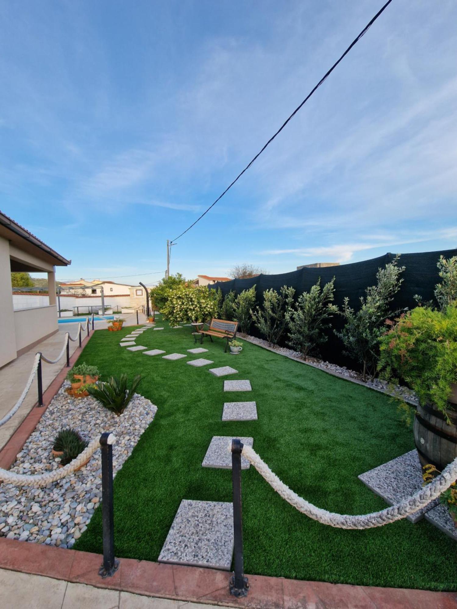 Kaštel Štafilić Holiday Home Near Trogir מראה חיצוני תמונה